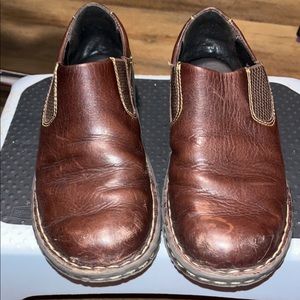 Born, women size 7, brown, leather, dress shoes.